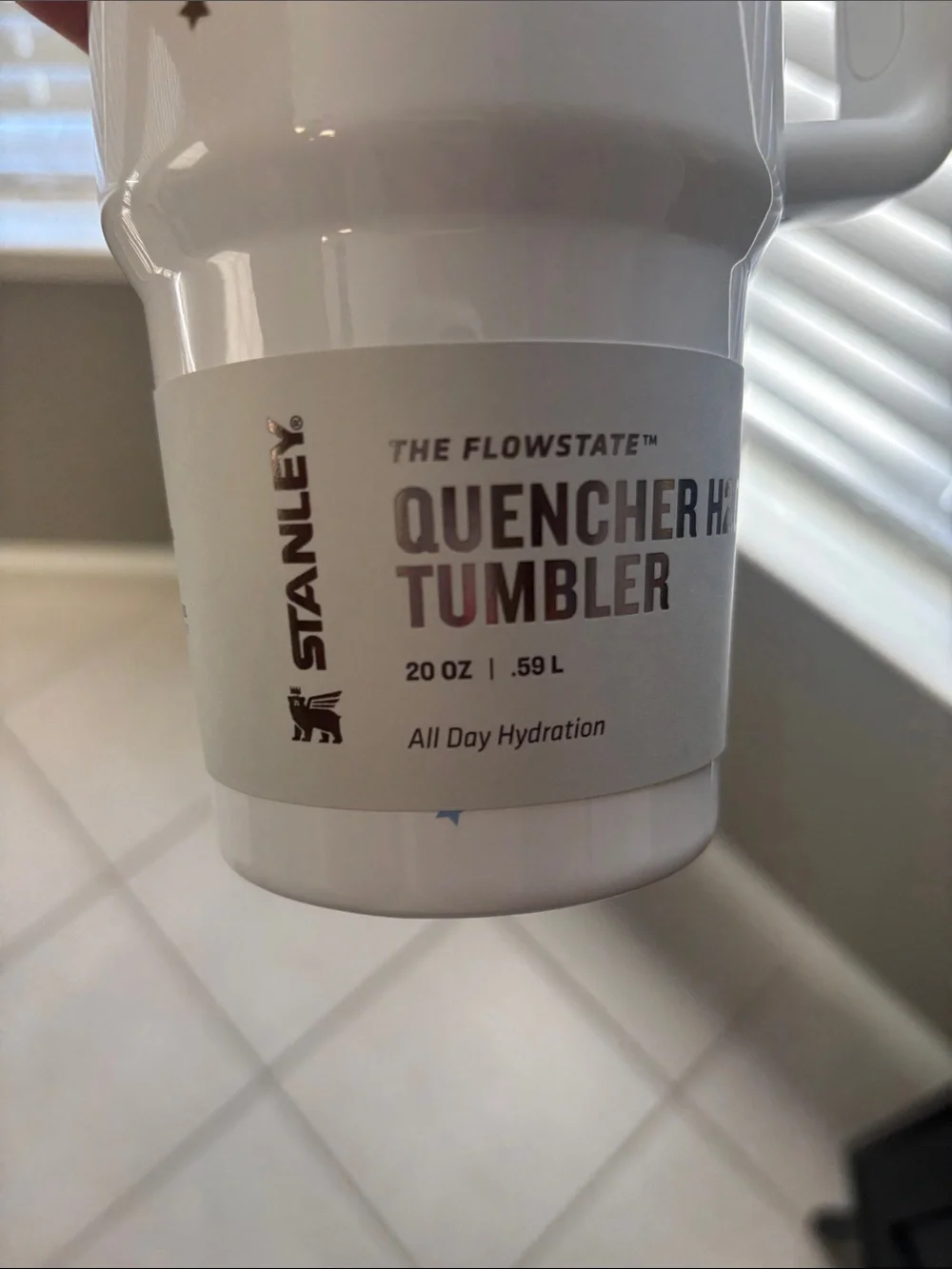 Stanley White with stars 20oz travel mug - Picture 7 of 7